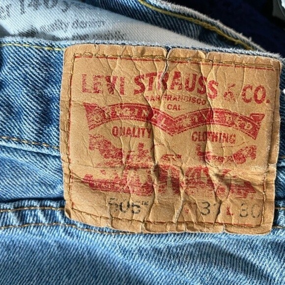 LEVIS 505 Classic Jeans 38 Waist - Inseam Measures 28" Thrashed Classic - Picture 3 of 16